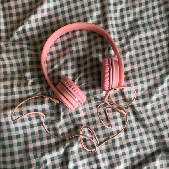 Bright Pink kid’s head phones - Picture 1 of 3